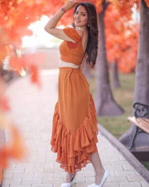Anju Jadhav Instagram - 😍💕Soaring high in my little world, feeling free and carefree in my vibrant orange dress. Life is a beautiful thing! #freedomfeels #smallworldbigheart #location #myfavplace
Location @setsinthecity.in 
MUA @rupesh_makeup 
Style by @viiracouture