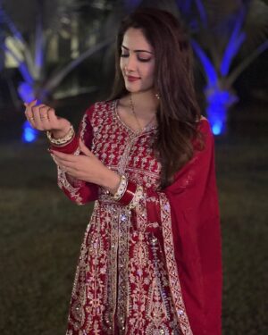 Anju Jadhav Instagram - “Celebrating the warmth of family and the joy of Lohri and Sankranti! 🌾✨✨ Enjoying the winter vibes in Delhi with bonfires, tasty treats, and unforgettable memories. Here’s to traditions that bring us closer together! ❤️🔥 #FamilyTime #Lohri #Sankranti #DelhiDiaries”