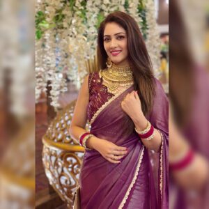 Anju Jadhav Instagram - My Indianess in a beautiful saree this Republic Day. Celebrating traditions, culture, and the vibrant spirit of being a woman. 🇮🇳💖 #SareeLove #IndianCulture #RepublicDay #sareenotsari #simplegirl