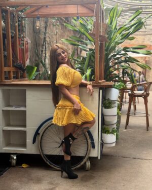 Ankita Dave Instagram - 💛🫶🏻