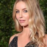 Annabelle Wallis