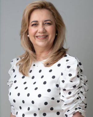 Annastacia Palaszczuk Instagram - Sending warm wishes to you and your loved ones today. May your celebrations be filled with joy, peace, and togetherness. 🎄✨#merrychristmas #happyholidays #christmas2024