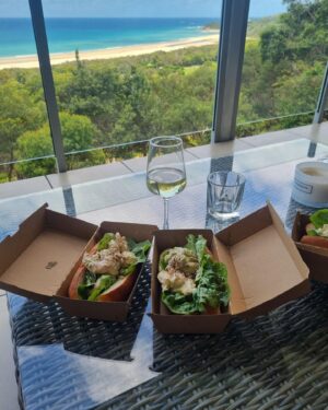 Annastacia Palaszczuk Instagram - 10/10⭐️ Straddie’s new signature lunch! Prawn and avo takeaway rolls from the @prawnshack Point Lookout 🦐🦐
