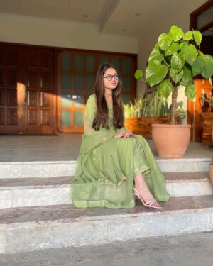 Anoosheh Rania Khan Instagram - 🍀🍀🍀

 Dress by: @shopegyofficial 
Shoes by: @thriftsteals.pk 
.
.
.
.
.
.
#shoes #explore #instagram #gorgeous #anooshehraniakhan