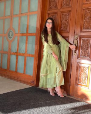 Anoosheh Rania Khan Instagram - 🍀🍀🍀

 Dress by: @shopegyofficial 
Shoes by: @thriftsteals.pk 
.
.
.
.
.
.
#shoes #explore #instagram #gorgeous #anooshehraniakhan