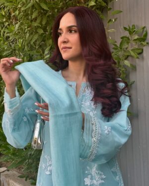 Anoushay Abbasi Instagram - - we will be hitting your screens very soon!! @haroonshahidofficial it was such a pleasure working with you! 🧚🏻

Wearing @j.junaidjamshed