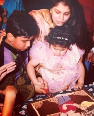 Anshula Kapoor Instagram - Happy birthday Ma ❤️
You would have been 61 today. Haven’t cut a cake with you on your birthday since 2008… it’s been so long, with each year I come close to forgetting the look on your face every time we sang happy birthday.. Miss you everyday Ma - your laugh, your tight hugs, the safety I felt just being in the same room as you. Wish I could hug you just one more time. 
I hope you’re feasting on dahi kadhi, fish curry & rice today.. I hope you’re smiling your biggest smile today from wherever you are, I hope you keep loving us and watching over us from where ever you are.. because on some days, it’s just this hope that keeps bhai and I going.. Love you always & forever 🤍♾️