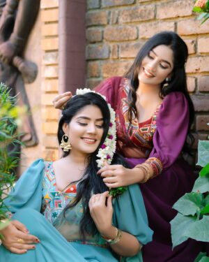 Anu Kanu Instagram - Two of a Kind💜🩵

Cinematography- Ravindu Aberathna 
Production Assistant - Naveen Thilanka 
Costume- H & H bridal Dresses 
HMUA - Iresha Mahaarachchi
Location- Roo Mansala Aluthapola 
Photography- Dinush Madushan