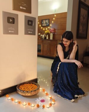 Anwesha Mukherjee Instagram - आप सभी को Diwali की ढेर साड़ी शुभकामनाएं 🪔 I pray to God that He blesses us with what is best for us to find our true self, good health and our highest potential #happydiwali