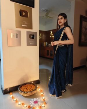 Anwesha Mukherjee Instagram - आप सभी को Diwali की ढेर साड़ी शुभकामनाएं 🪔 I pray to God that He blesses us with what is best for us to find our true self, good health and our highest potential #happydiwali