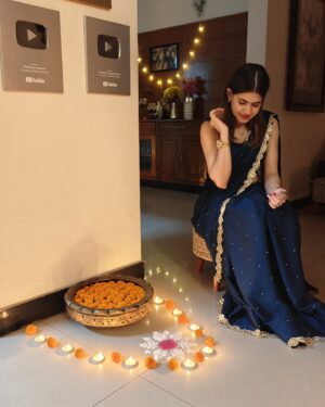 Anwesha Mukherjee Instagram - आप सभी को Diwali की ढेर साड़ी शुभकामनाएं 🪔 I pray to God that He blesses us with what is best for us to find our true self, good health and our highest potential #happydiwali