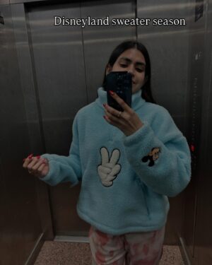 Anwesha Mukherjee Instagram - This week involved lots of self introspection, good food, workout, therapy, makeup and socialising. Also involved me letting my guards down, sit with grief on some days and run away on most days, work wise was better and met so many new people and vibeddddd !

Also did something I always had on my mind for YEARS but finally God pushed me to get my own studio room for more content and yayyy I like that. Thats good progress and I am proud of myself today 🤗❤️ 

How was your week ? #selflove #healing #photodump