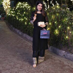 Anwesha Mukherjee Instagram - Lights Love & Healing #diwali
