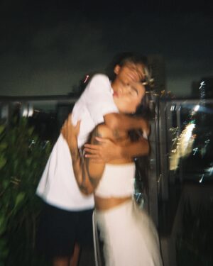 Any Borges Instagram - Feliz aniversário, meu amor! Viver a vida ao seu lado é a maior aventura e a minha maior bênção. Você me transforma todos os dias na mulher que sou, me ensina sobre amor, paciência e alegria genuína. Desde a sua chegada, minha vida ganhou cor, sentido e um brilho especial. Que seu caminho seja sempre iluminado, cheio de felicidade, saúde e conquistas. Obg Deus por esse presente lindo 🤍✨