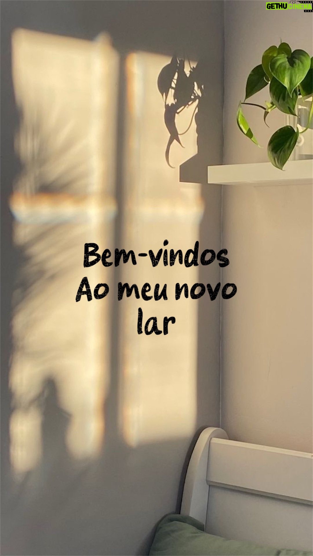 Any Borges - 22.6K Likes - Bem-vindos ao meu novo lar! 🏡✨ Vou mostrar para vocês, passo a passo, tudo que está acontecendo no meu apartamento. Estou muito feliz com essa realização e não vejo a hora de ver tudo pronto!
PS: Gente, sei que às vezes a voz fica chata, mas é para acelerar e não deixar o vídeo cansativo! 😂😂