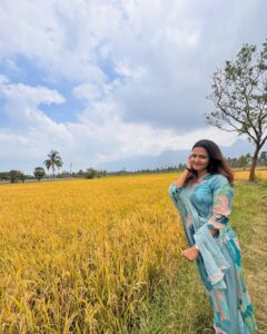 Actress Aparna Das HD Photos and Wallpapers February 2025