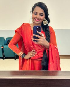 Actress Aparna Narayanan HD Photos and Wallpapers May 2025