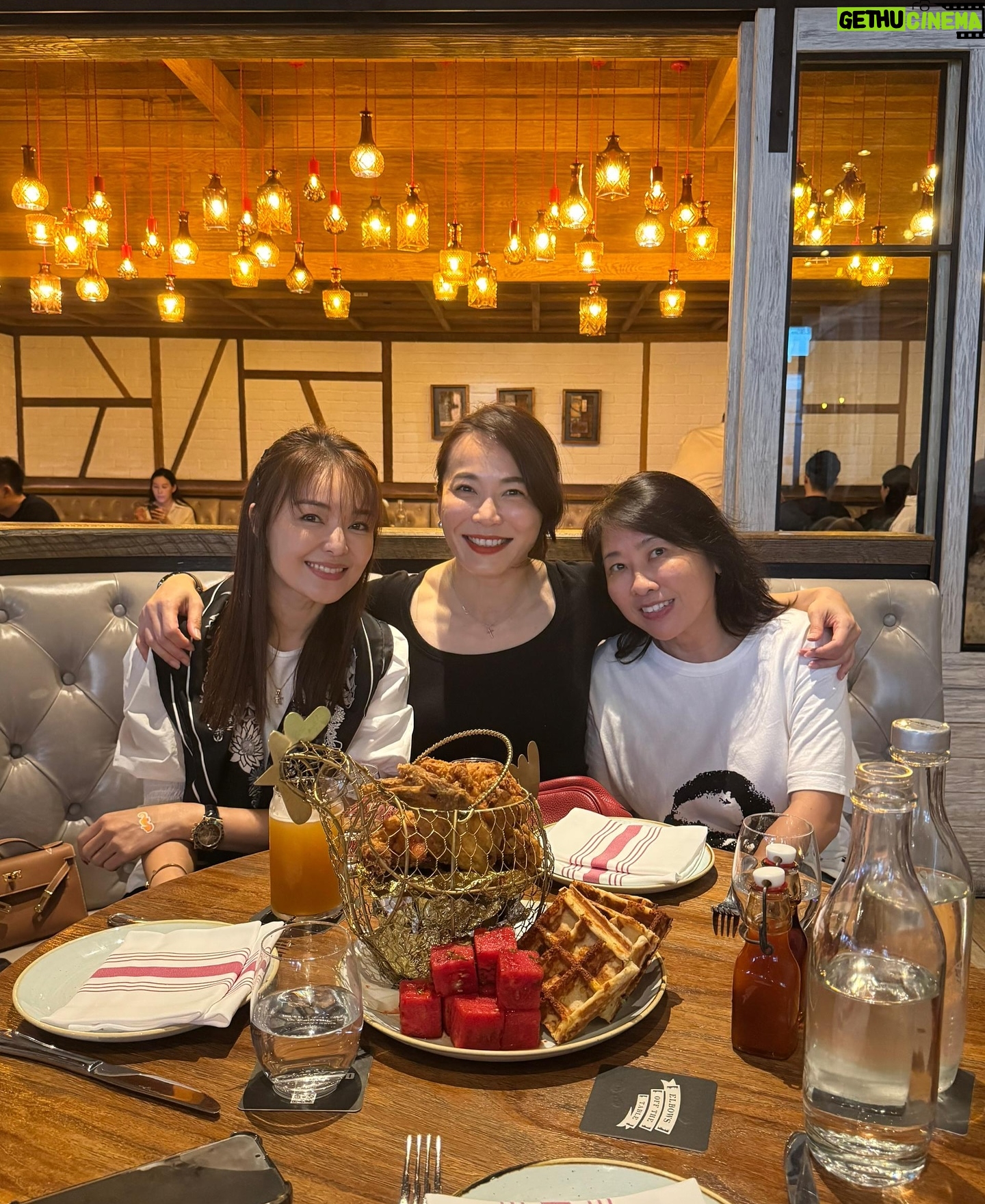 Apple Hong - 603 Likes - New year celebration, birthday celebration, friendship celebration 🎉🎉🎉 every moment is precious ❤️
#友谊万岁