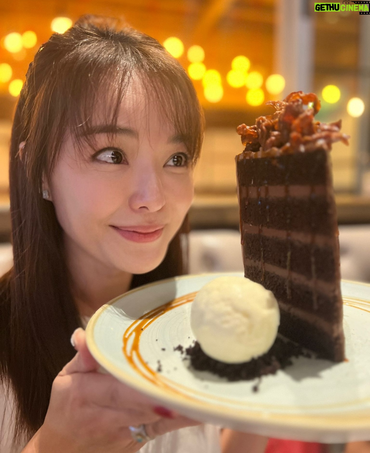 Apple Hong - 603 Likes - New year celebration, birthday celebration, friendship celebration 🎉🎉🎉 every moment is precious ❤️
#友谊万岁