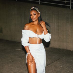 Ari Lennox Instagram - Footsteps 🤍