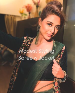 Ariah Agarwal Instagram - I personally love how this embroidered velvet jacket adds a luxurious look to my plain saree, giving it a modest modern twist! 🔥 
1. Great for winters ❄️ 
2. Self conscious about body (even though you shouldn’t be queen) 👑 
3. Taking plain sarees from 0 to hero 🚀
4. If the choli is not for you Bholi 👙 
.
.
.
#Sareenotsorry #modeststyling #indianstyling #tradionalwear #luxurywear #velvetdress #indianweddingguest #hairstyling