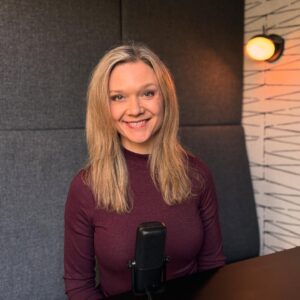 Ariana Richards Instagram - Had a great time on The Spiel podcast chatting with Eric Vespe and Josh Robert Thompson! ❤️❤️❤️ @jrtshow @ericvespe @spectrevisionradio @spectrevision

https://podcasts.apple.com/us/podcast/ariana-richards-talks-jurassic-park/id1756162663?i=1000683852851 

•
•
•
•
#arianarichards 
#artist 
#jurassicpark 
#jurassicworld