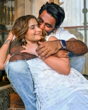 Arti Singh Instagram - Nau mahine  ho gaye aaj shadi ko ❤️ @dipakchauhan09