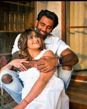 Arti Singh Instagram - Nau mahine  ho gaye aaj shadi ko ❤️ @dipakchauhan09