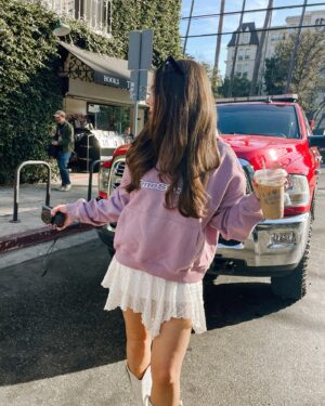Ava Allan Instagram - Do you wanna go grab a coffee? 🧸🎧☕️🤍 @emestudios_