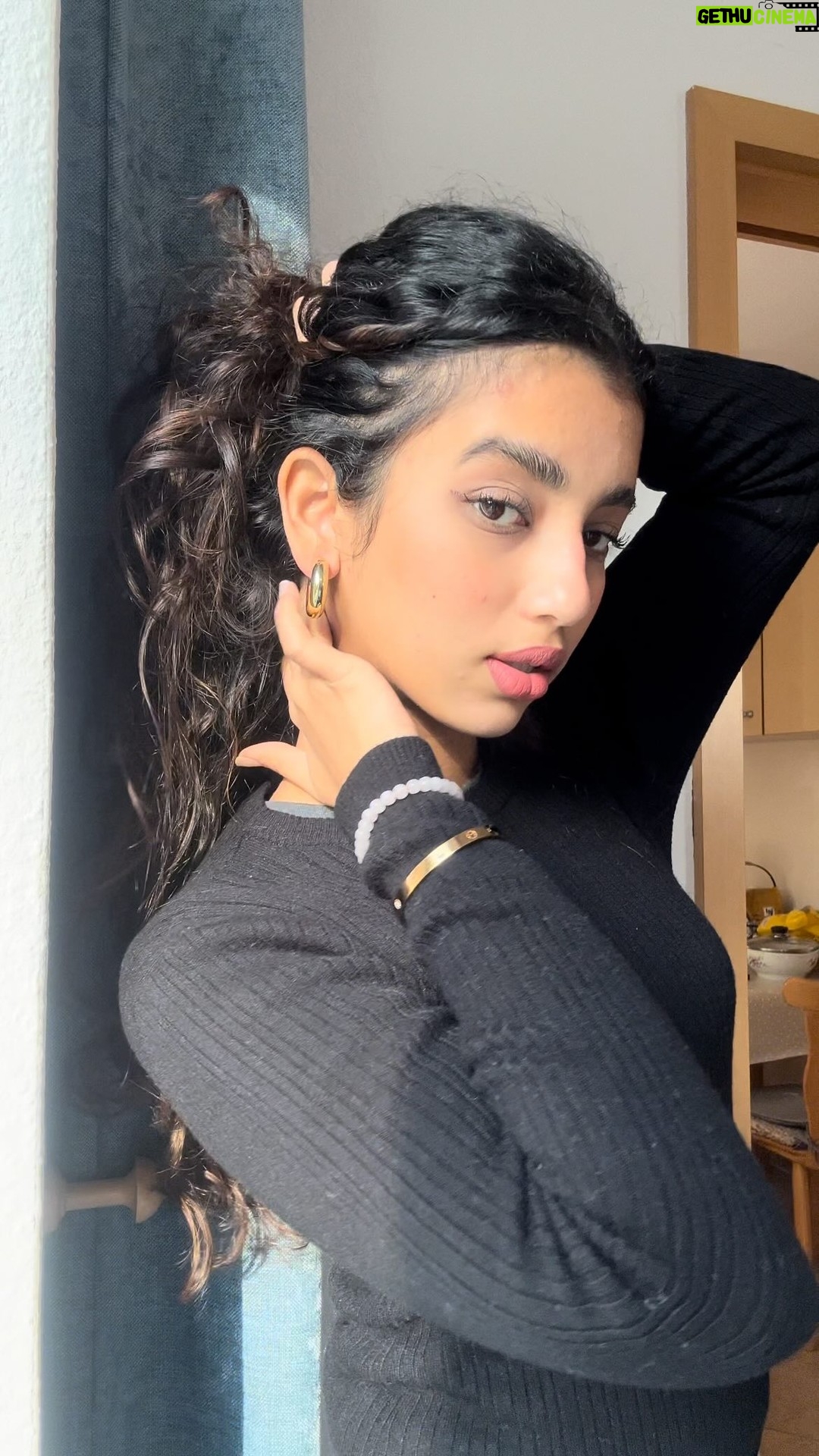 Avanthika Babu - 20.4K Likes - Oru GRWM Berlin ‘il irundhu 🙏🏻
#berlin #GRWM #ootd