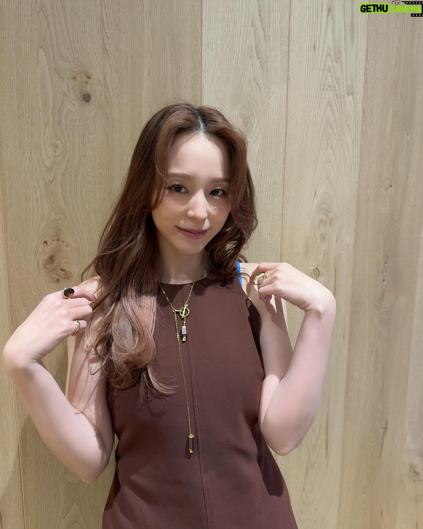 Aya Hirano - 5.5K Likes - NHK Eテレ『グレーテルのかまど』
“ベルサイユのばら”のブリオッシュが放送中!
マリー・アントワネットが母 マリア・テレジアに宛てた書簡の一部を朗読させていただきました。
美味しいブリオッシュのレシピと一緒に、
是非ご覧ください♡
【放送日】
初回放送:2025年1月20日(月)22:00~22:24(Eテレ)
再放送:2025年1月29日(水)15:10~15:34(Eテレ)
総合再放送:2025年1月27日(月)11:05~11:29(NHK総合)
国際放送:2025年1月21日(火)01:15~01:39 ※日本時間
2025年1月26日(日)14:35~14:59 ※日本時間
tops・pants : @un3d_official
necklace : @annemariechagnon_jp
rings : @__ripsalis__・@cn_online114・@enn._official
accessories : @rhodes_showroom
#グレーテルのかまど
#ベルサイユのばら
#マリーアントワネット
#ayahirano #平野綾