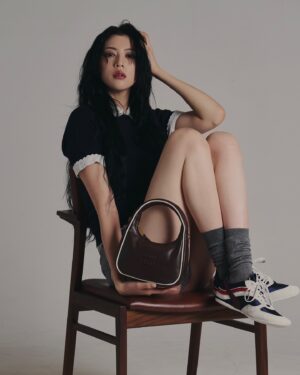 Ayaka Miyoshi Instagram - -Miu Miu-

Miu Miu Gymnasium Pop-Up Store

＜伊勢丹新宿店 本館1 階 ザ・ステージ / 
  2階 婦人靴/プロモーション＞
2025/2/5~2/11

＜阪急うめだ本店1階 コトコトステージ 11＞
2025 2/26~3/4

伊勢丹新宿店 本館2階 婦人靴 ＜ミュウミュウ＞ と阪急うめだ本店では
購入したスニーカーをカスタマイズすることができる
ミュウミュウ カスタム スタジオもオープン🧚🏻‍♀️

#MiuMiu
#MiuMiuGymnasium
#pr
@miumiu