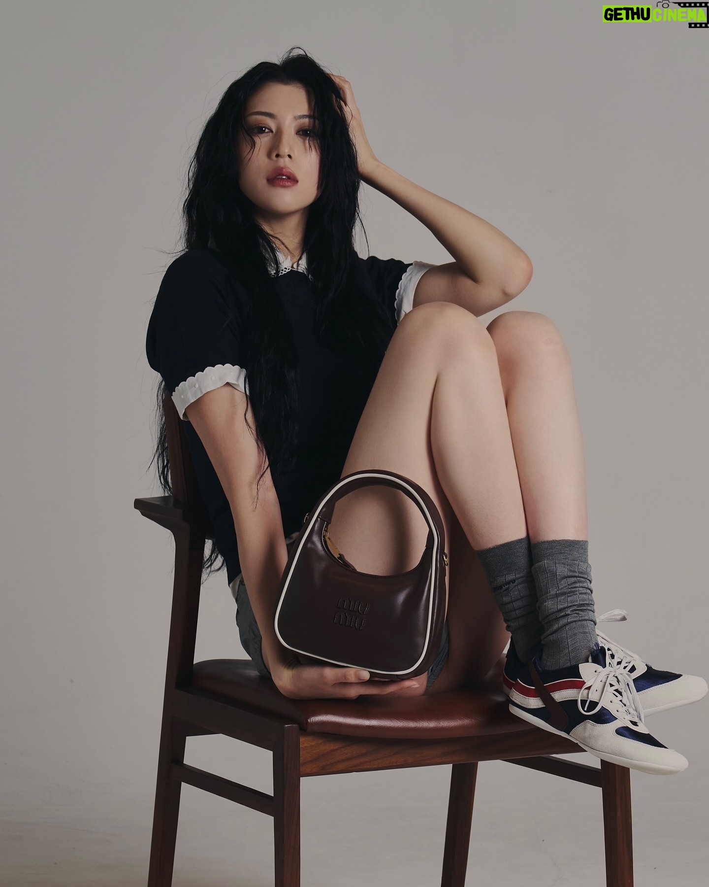 Ayaka Miyoshi - 113.9K Likes - -Miu Miu-
Miu Miu Gymnasium Pop-Up Store
<伊勢丹新宿店 本館1 階 ザ・ステージ /
2階 婦人靴/プロモーション>
2025/2/5~2/11
<阪急うめだ本店1階 コトコトステージ 11>
2025 2/26~3/4
伊勢丹新宿店 本館2階 婦人靴 <ミュウミュウ> と阪急うめだ本店では
購入したスニーカーをカスタマイズすることができる
ミュウミュウ カスタム スタジオもオープン🧚🏻♀️
#MiuMiu
#MiuMiuGymnasium
#pr
@miumiu