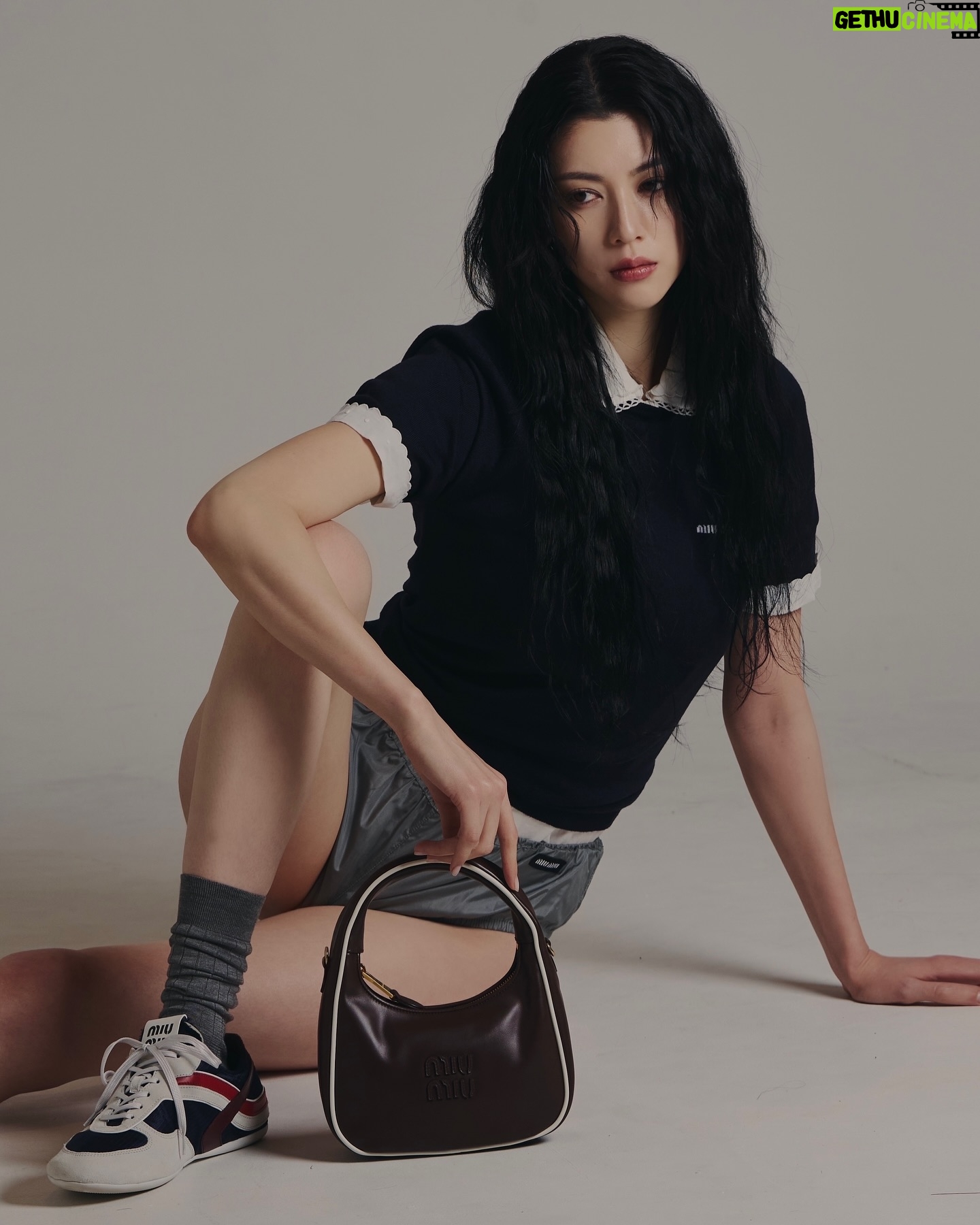 Ayaka Miyoshi - 113.9K Likes - -Miu Miu-
Miu Miu Gymnasium Pop-Up Store
<伊勢丹新宿店 本館1 階 ザ・ステージ /
2階 婦人靴/プロモーション>
2025/2/5~2/11
<阪急うめだ本店1階 コトコトステージ 11>
2025 2/26~3/4
伊勢丹新宿店 本館2階 婦人靴 <ミュウミュウ> と阪急うめだ本店では
購入したスニーカーをカスタマイズすることができる
ミュウミュウ カスタム スタジオもオープン🧚🏻♀️
#MiuMiu
#MiuMiuGymnasium
#pr
@miumiu