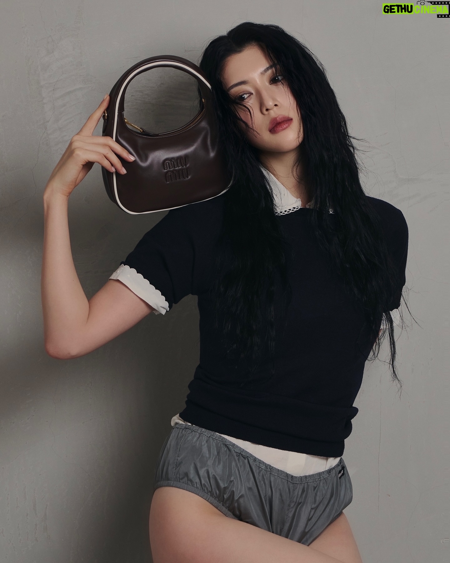 Ayaka Miyoshi - 113.9K Likes - -Miu Miu-
Miu Miu Gymnasium Pop-Up Store
<伊勢丹新宿店 本館1 階 ザ・ステージ /
2階 婦人靴/プロモーション>
2025/2/5~2/11
<阪急うめだ本店1階 コトコトステージ 11>
2025 2/26~3/4
伊勢丹新宿店 本館2階 婦人靴 <ミュウミュウ> と阪急うめだ本店では
購入したスニーカーをカスタマイズすることができる
ミュウミュウ カスタム スタジオもオープン🧚🏻♀️
#MiuMiu
#MiuMiuGymnasium
#pr
@miumiu