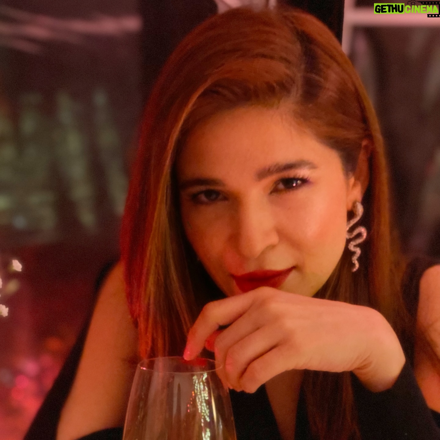 Ayesha Omar - 23.9K Likes - Flying Roma ❤️ Number 12 and 14 are my constant states of mind. You think I’m crazy cause I relate to animals and children more? 🦅💋🌹🌪️
#Romanholiday #friendsandfamily
#travelgram #travelblogger
#roma #rome #italy #ayeshaomar #feb2025 #birdperson #animallovers #animalpeople #imlikeabird #gypsy #wanderer #holiday #travel #love #mylife