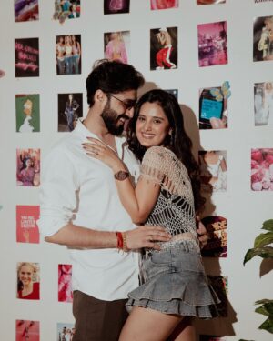 Ayushi Khurana Instagram - Hello 2025 💕