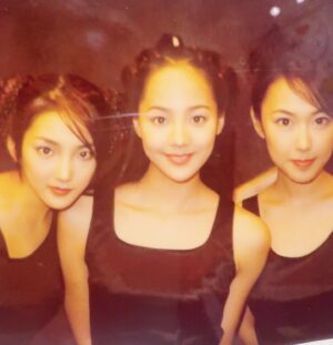 Bada Instagram - S.E.S 데뷔 27주년을 그냥 보낼순 없지💜✨우리 팬들을 위해 꼭꼭 숨겨뒀던 판도라의 상자를 열어봤어 🧝🏻‍♀️🪄🎁
오랫동안 늘 곁에 있어준 우리 팬들 모두 행복하길….🤍

12월, S.E.S. Reflecting 뮤직콘서트를 열거야. 다들 함께 해줄거지💗^____^💕

【2024 겨울 콘서트 The Ocean 
S.E.S 뮤직콘서트 {{ 𝓘‘𝓜 𝓨𝓞𝓤𝓡 𝓗𝓞𝓜𝓔}}

🗓️ 2024.12.07.SAT 6PM ~ 2024.12.08.SUN 5PM (KST)
📍 성신여자대학교 운정그린캠퍼스
☑️ 예매처 (Ticket) : YES24티켓 (ticket.yes24.com)
🎫 예매 (Ticket Open) : 2024.11.06.WED 2PM (KST)

#ses #바다 #유진 #슈 #친구#123456기 #포도송이 #고마워요#ses뮤직콘서트#디오션콘서트 #함께해 #12월7일8일 #성신여대#연말콘서트 #iamyourgirl #iamyourhome#연말콘서트