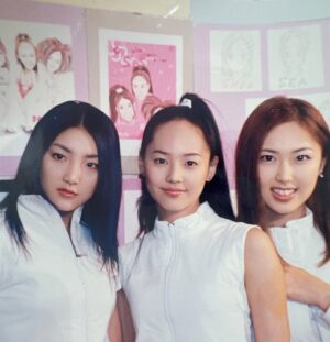 Bada Instagram - S.E.S 데뷔 27주년을 그냥 보낼순 없지💜✨우리 팬들을 위해 꼭꼭 숨겨뒀던 판도라의 상자를 열어봤어 🧝🏻‍♀️🪄🎁
오랫동안 늘 곁에 있어준 우리 팬들 모두 행복하길….🤍

12월, S.E.S. Reflecting 뮤직콘서트를 열거야. 다들 함께 해줄거지💗^____^💕

【2024 겨울 콘서트 The Ocean 
S.E.S 뮤직콘서트 {{ 𝓘‘𝓜 𝓨𝓞𝓤𝓡 𝓗𝓞𝓜𝓔}}

🗓️ 2024.12.07.SAT 6PM ~ 2024.12.08.SUN 5PM (KST)
📍 성신여자대학교 운정그린캠퍼스
☑️ 예매처 (Ticket) : YES24티켓 (ticket.yes24.com)
🎫 예매 (Ticket Open) : 2024.11.06.WED 2PM (KST)

#ses #바다 #유진 #슈 #친구#123456기 #포도송이 #고마워요#ses뮤직콘서트#디오션콘서트 #함께해 #12월7일8일 #성신여대#연말콘서트 #iamyourgirl #iamyourhome#연말콘서트