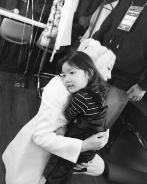 Bada Instagram - 가족과 함께 행복한 연휴 보내세요 💖👩‍❤️‍💋‍👨🫶🏻👩‍❤️‍💋‍👨💕

#행복한 #설날 #연휴 #바다