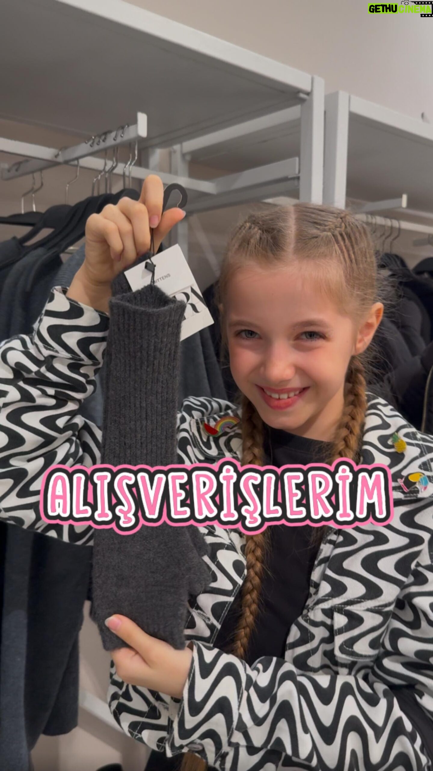 Bade Arazlı - 8.4K Likes - Bu ay alışveriş listemde neler vardı birlikte inceleyelim 🎀
Reklam yok sadece kendi alışverişlerim 💫
#badearazlı #alıșveriș #alışverişvlog #alışverişvemoda #alışverişlistesi #benimlebirgün #yenisezon