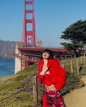 Bai Ling Instagram - Haha I am obsessed with this song do you? Sharing 20pics of me on the #goldengatebridge what an #amazing #sunnyday during my #dayoff #filming in #sanfrancisco that I went everywhere in San Francisco sighting the city’s fabulous beauty. . Which pic do you like? 

Feel #blessed to have the beauty of nature reflecting in my eyes and in my heart’s joy and excitement about life, I believe this is all we are the one  that is making it when our heart is dancing with joy, then what we see is the outside world matching us, giving us what we feel inside. 

I keep #singing this song and eventually my friend found it and we play it in the car, passing beautiful farms and #cows and #horses and beautiful #deers that they are just there living their lives, eating peacefully not pay any attention to anything. So simply in harmony. 

Even though it is winter so cold, still I went to play with the ocean’s big waves, lost in a beautiful deep forest #hiking #eating fresh #oysters on the seaside, some #frenchfood of cause cafe ,watched #goldengate bridge shining it’s glory in different times lights, morning evening, so stunningly beautiful I have been seen it from far away over the #baybridge where my film set is.

Amazing how everyday when the #production car picke me up to #filmset , I see the Golden Gate Bridge from so far away it seamed so so small like a toy, then when I am on it, it is so big and #stunning #powerful .

Well tomorrow to #movieset I will see it become so small again. Anything is about perspective and distance.

Cookie: Knowing that when our perspective changes then the nature of things change too, therefore when we are in trouble or in difficulties, all we have to do is just to change and shift our perspective then things will then charge too. This is exactly how you change your situations from negative to positive. We have the tools to make it the way we want it to be. Beauty is in the eyes of beholders. 

Love from sanfrancisco 💝😛👍

Click the link in my bio or just type in Google: Bai Ling Hollywood Shop to get your 2025 gifts 🎁🔮🧧
https://www.bailinghollywoodshop.com/

#bailingmovie #fashion #portraitphotography #positivevibes #positivity #白靈電影 #白靈時尚