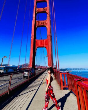 Bai Ling Instagram - Haha I am obsessed with this song do you? Sharing 20pics of me on the #goldengatebridge what an #amazing #sunnyday during my #dayoff #filming in #sanfrancisco that I went everywhere in San Francisco sighting the city’s fabulous beauty. . Which pic do you like? 

Feel #blessed to have the beauty of nature reflecting in my eyes and in my heart’s joy and excitement about life, I believe this is all we are the one  that is making it when our heart is dancing with joy, then what we see is the outside world matching us, giving us what we feel inside. 

I keep #singing this song and eventually my friend found it and we play it in the car, passing beautiful farms and #cows and #horses and beautiful #deers that they are just there living their lives, eating peacefully not pay any attention to anything. So simply in harmony. 

Even though it is winter so cold, still I went to play with the ocean’s big waves, lost in a beautiful deep forest #hiking #eating fresh #oysters on the seaside, some #frenchfood of cause cafe ,watched #goldengate bridge shining it’s glory in different times lights, morning evening, so stunningly beautiful I have been seen it from far away over the #baybridge where my film set is.

Amazing how everyday when the #production car picke me up to #filmset , I see the Golden Gate Bridge from so far away it seamed so so small like a toy, then when I am on it, it is so big and #stunning #powerful .

Well tomorrow to #movieset I will see it become so small again. Anything is about perspective and distance.

Cookie: Knowing that when our perspective changes then the nature of things change too, therefore when we are in trouble or in difficulties, all we have to do is just to change and shift our perspective then things will then charge too. This is exactly how you change your situations from negative to positive. We have the tools to make it the way we want it to be. Beauty is in the eyes of beholders. 

Love from sanfrancisco 💝😛👍

Click the link in my bio or just type in Google: Bai Ling Hollywood Shop to get your 2025 gifts 🎁🔮🧧
https://www.bailinghollywoodshop.com/

#bailingmovie #fashion #portraitphotography #positivevibes #positivity #白靈電影 #白靈時尚