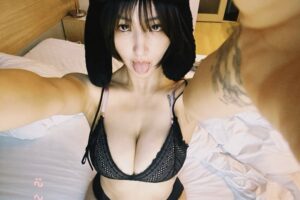 Bambi Watanabe Instagram - 2024🍏も大変お世話になりました。
2025🍎もどうぞよろしくお願いいたします。