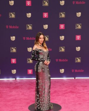 Belinda Instagram - @premiolonuestro
