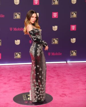 Belinda Instagram - @premiolonuestro