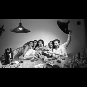 Bella Camero Instagram - Encontro semestral na casa da Olívia 🍄‍🟫