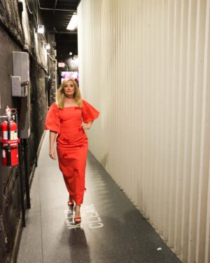 Beth Behrs Instagram - Struttin' into the weekend like 🔥.... 

Glam: @josephcassell1 
@hairbyaviva @andremakeup 
 @jenniferhudsonshow