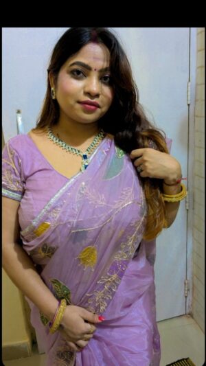 Bharti Koli Instagram - Diwali 🎇🎇🎇 look

#bhartikoli 
#tumsemohabbat 
#diwali 
#purplsaree
