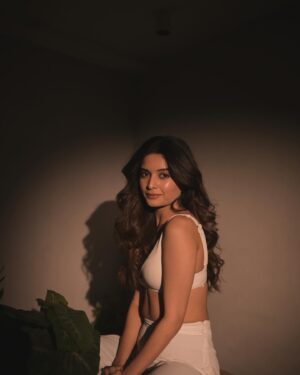 Bhavika Sharma Instagram - 🌸🌸🌸

📸:- @zebiee_xyz_